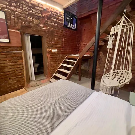 Апартаменты Cozy Dublex In Taksim City Center